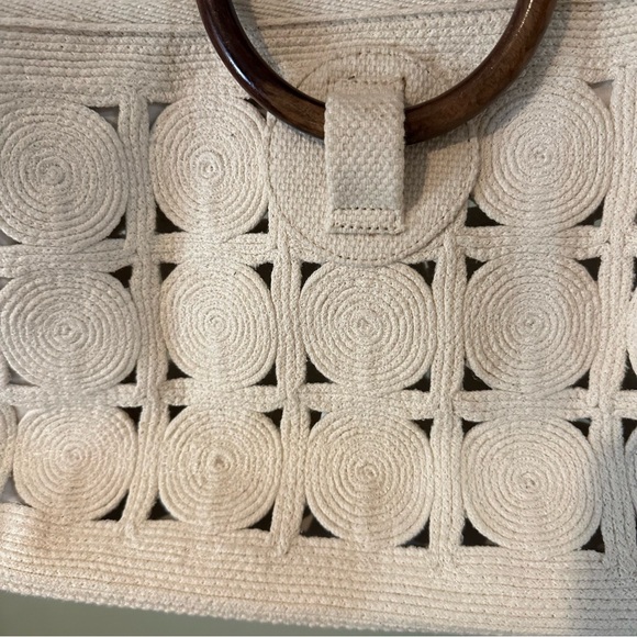 Universal Thread Eyelet Boho Cream Bag With Circular Handles - Picture 3 of 6